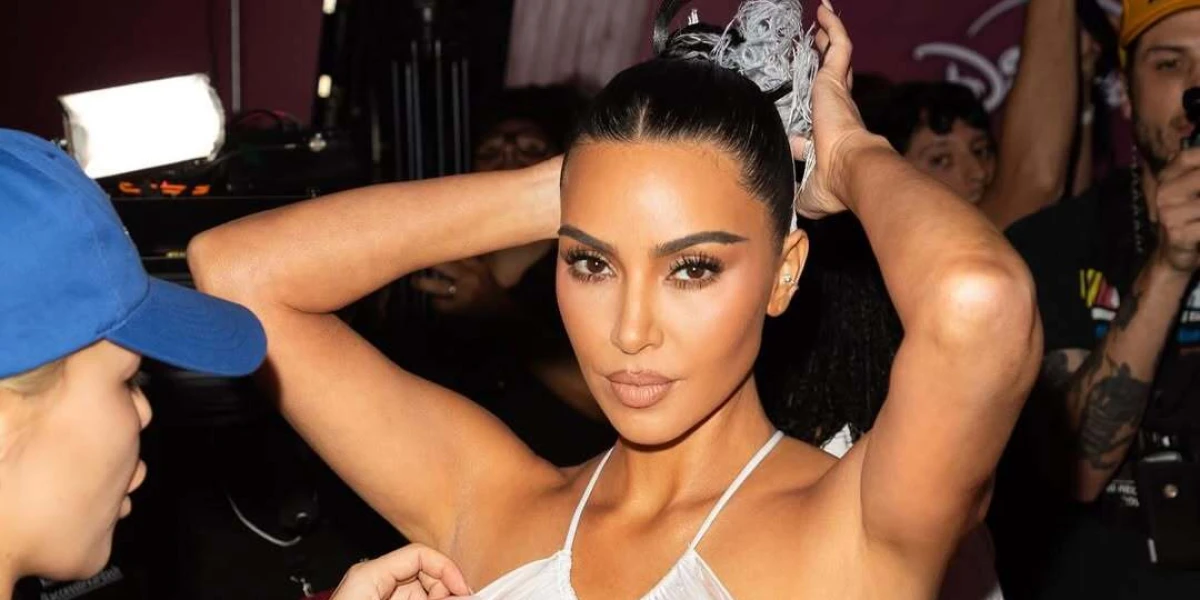 Kim Kardashian dovela Lewisa Hamiltona na obiteljsko druženje sa sestrama Kardashian