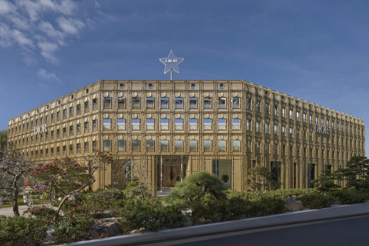 Zavirite u Dior Bamboo Pavilion, prvu trgovinu od zlatnog bambusa u Tokiju