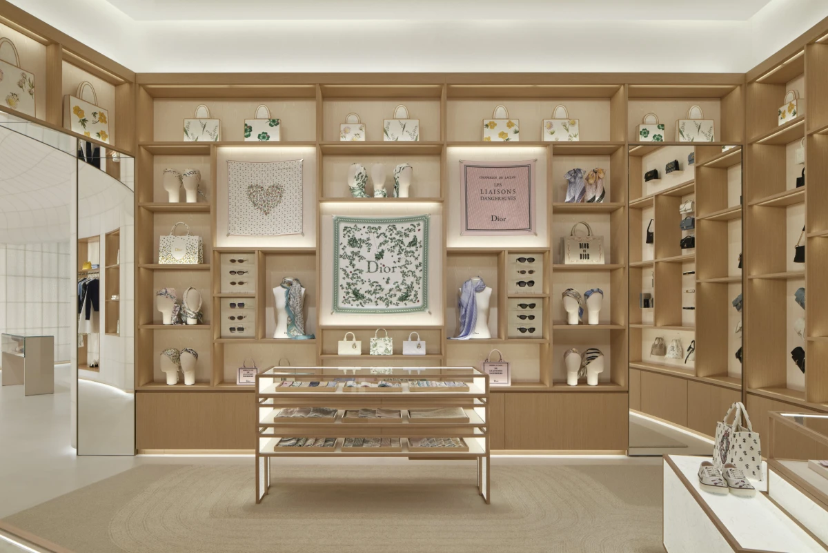 Zavirite u Dior Bamboo Pavilion, prvu trgovinu od zlatnog bambusa u Tokiju