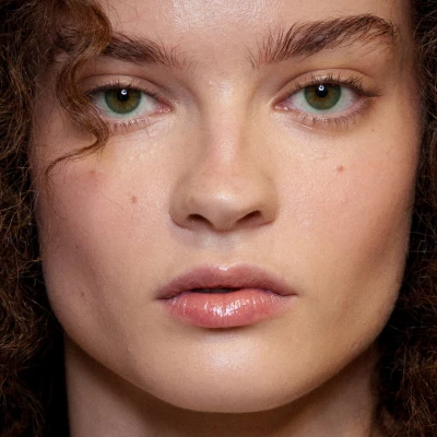 Prona&scaron;li smo najbolje okoloočne serume za blistav i odmoran pogled