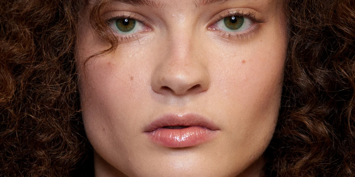 Prona&scaron;li smo najbolje okoloočne serume za blistav i odmoran pogled