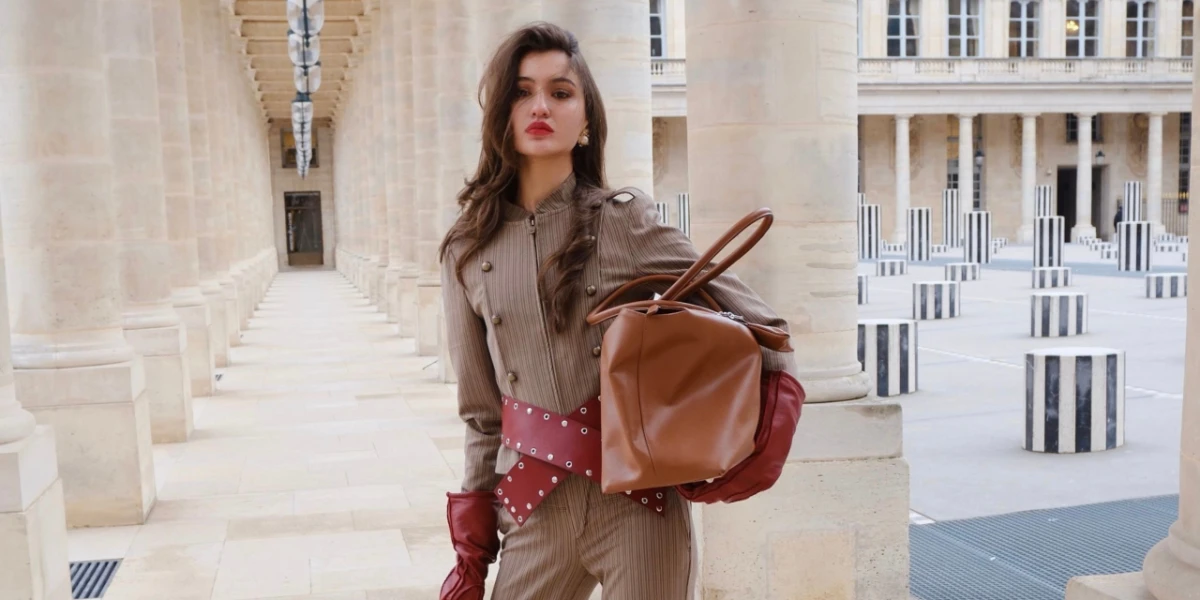Ova torba domaćeg brenda osvojila je ulice Pariza