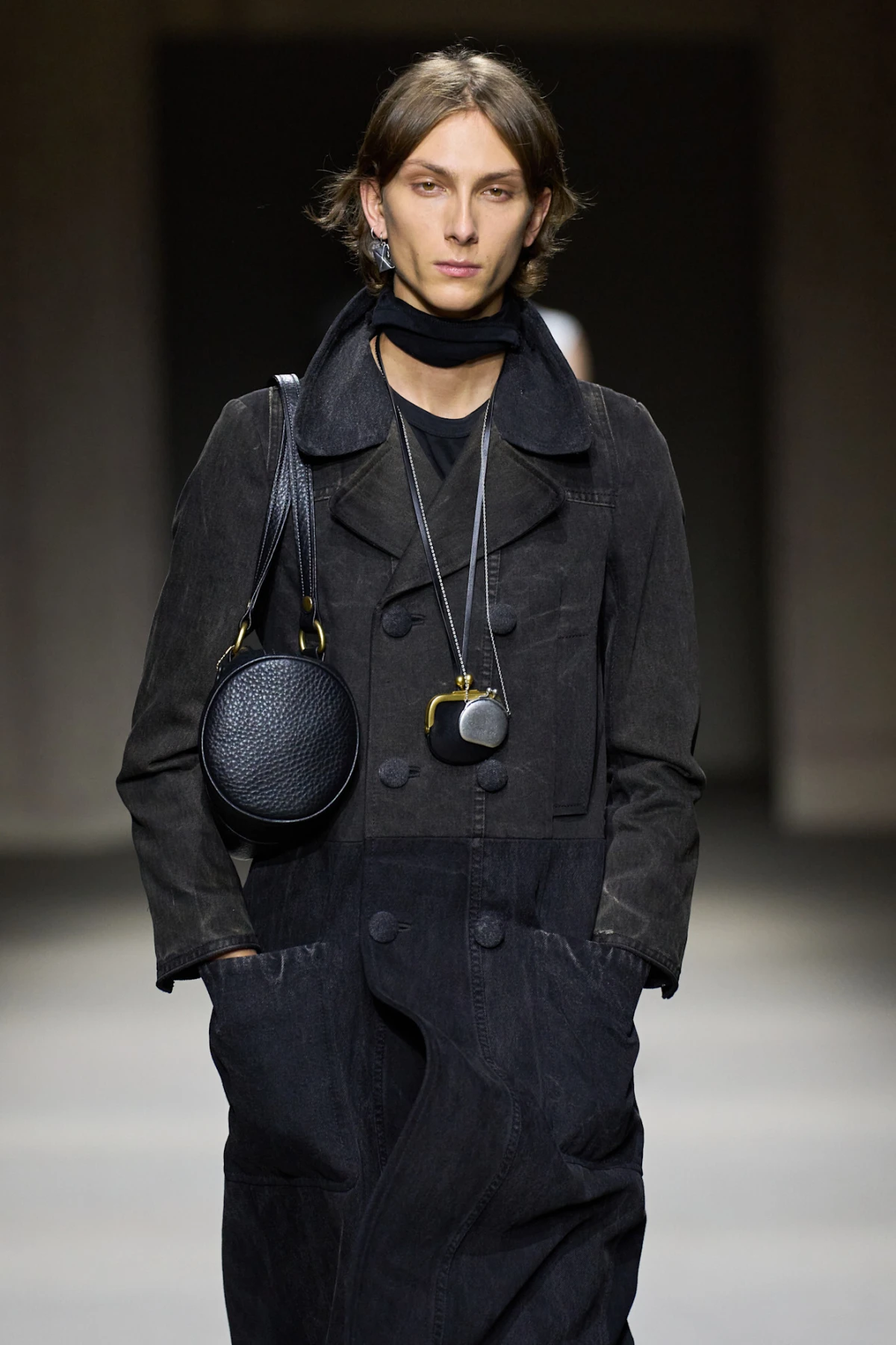 Ovog proljeća želimo nositi trendy ogrlice s malim torbicama