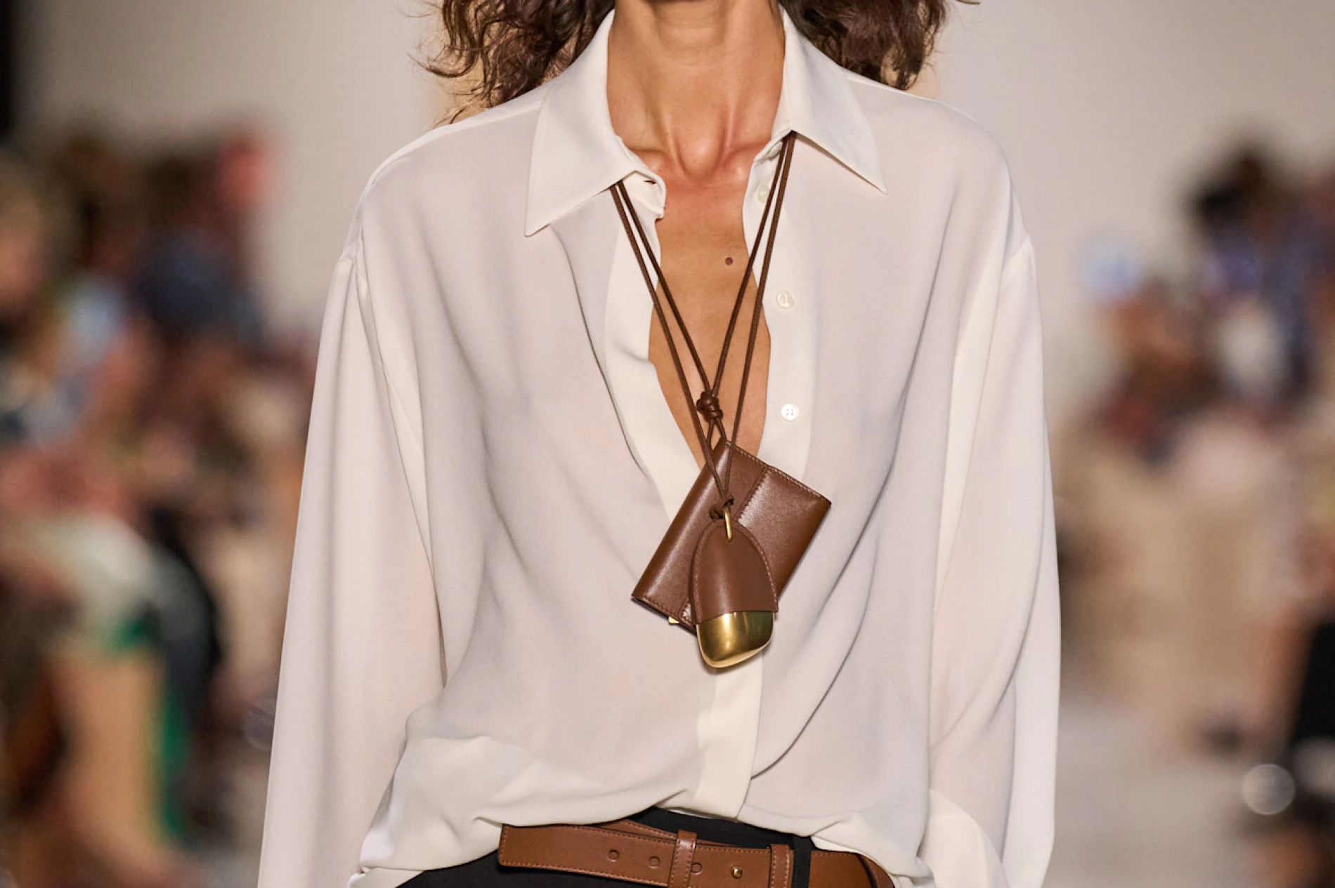 Ovog proljeća želimo nositi trendy ogrlice s malim torbicama