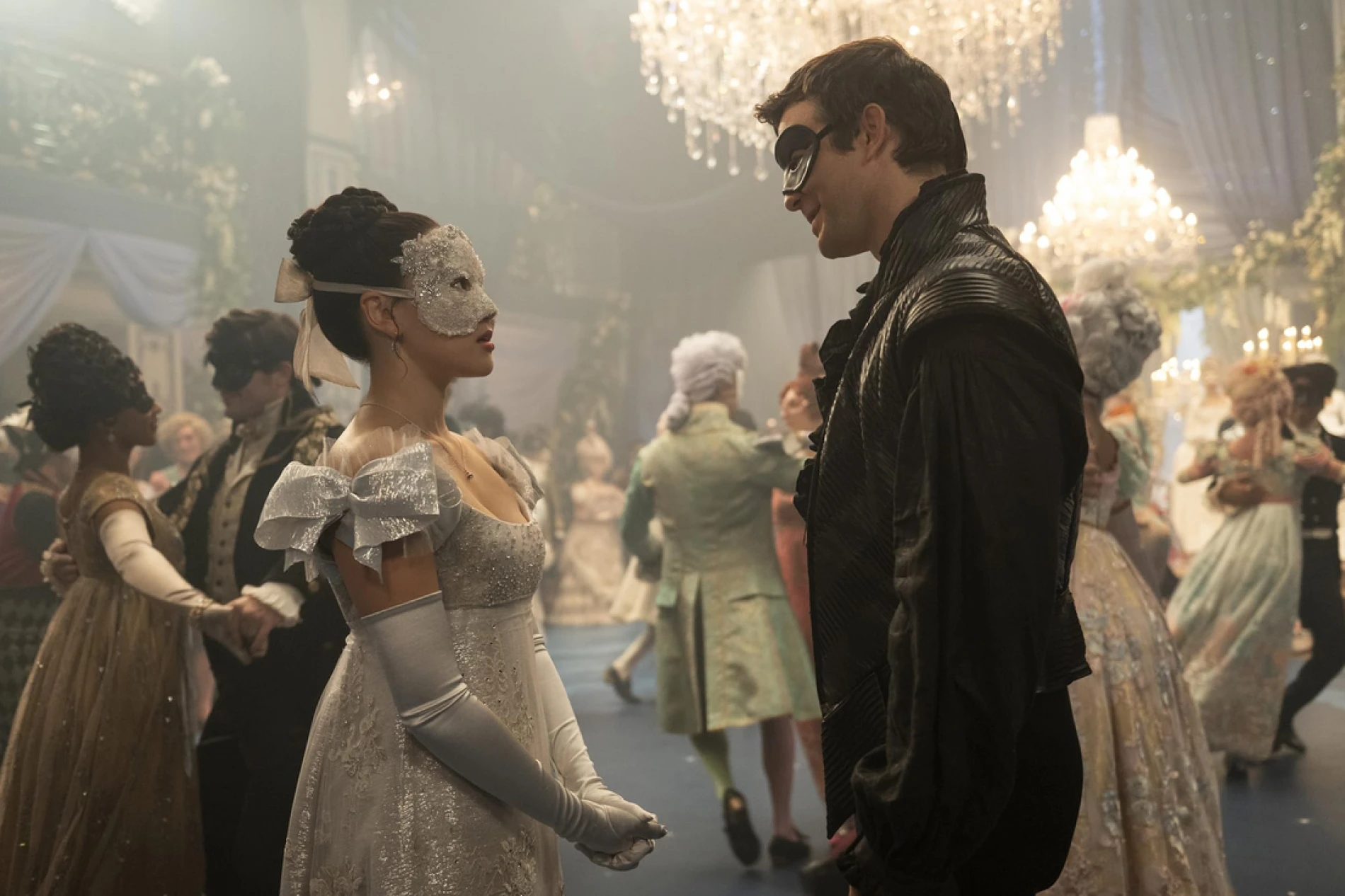 Je li Luke Thompson najpoželjniji neženja Bridgertona?