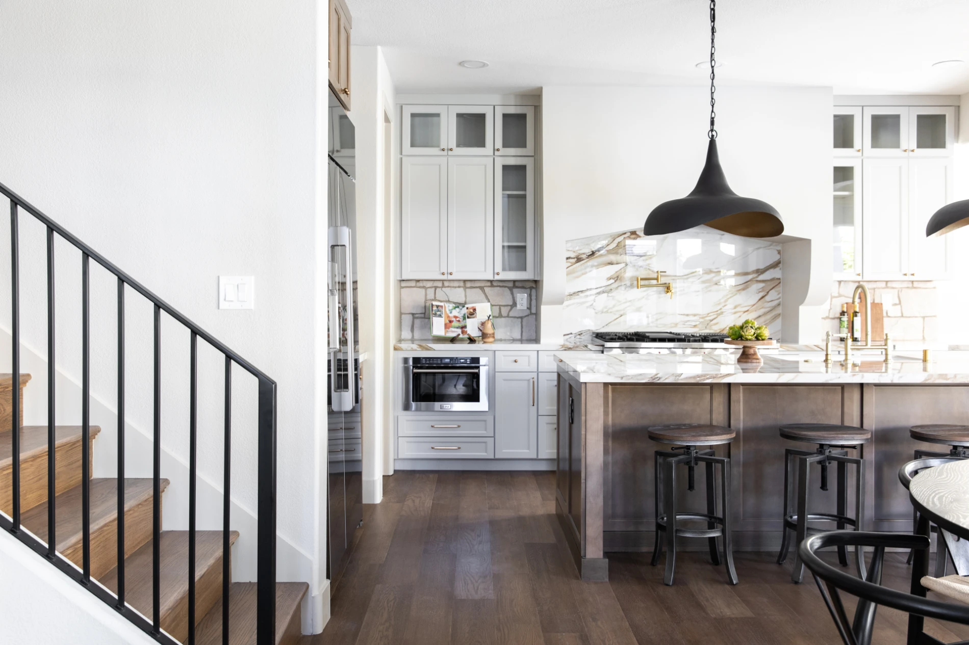 Ako razmi&scaron;ljate o smeđim detaljima u domu, ovaj renovirani stan bi vas mogao inspirirati