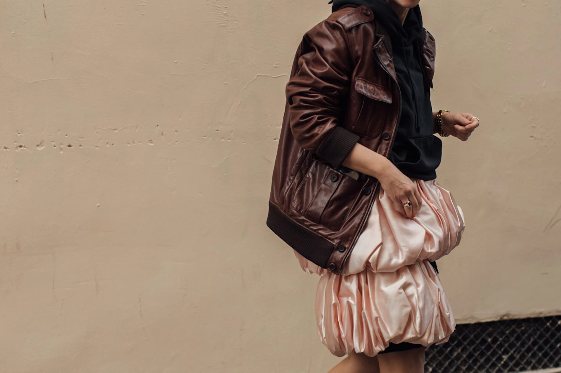 Zaboravite na klasičnu crnu, ovu boju kožne jakne obožavamo