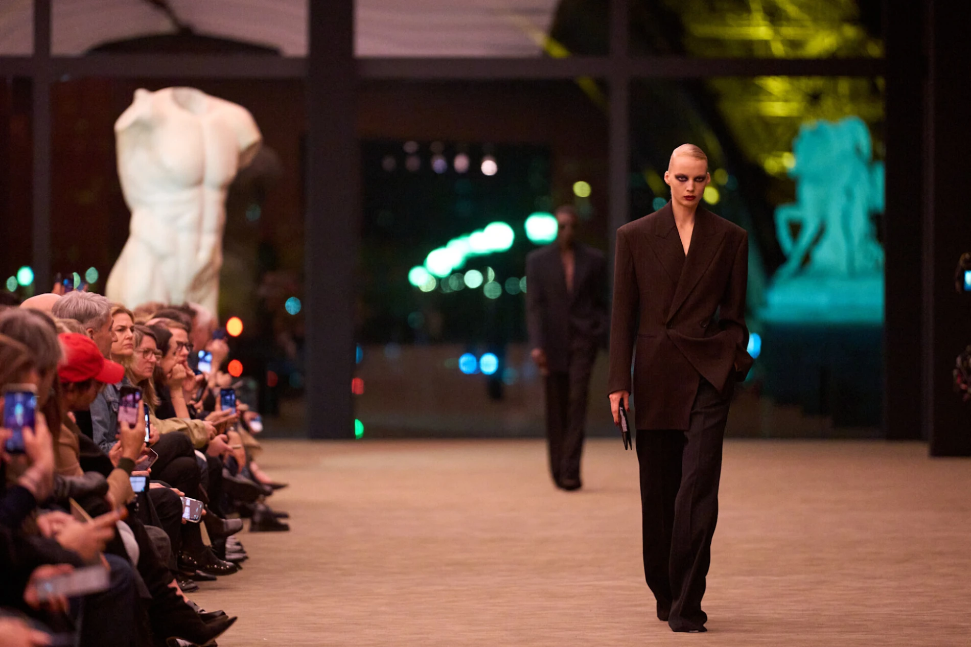 5 smeđih mokasinki koje su dupe za viralni Saint Laurent model