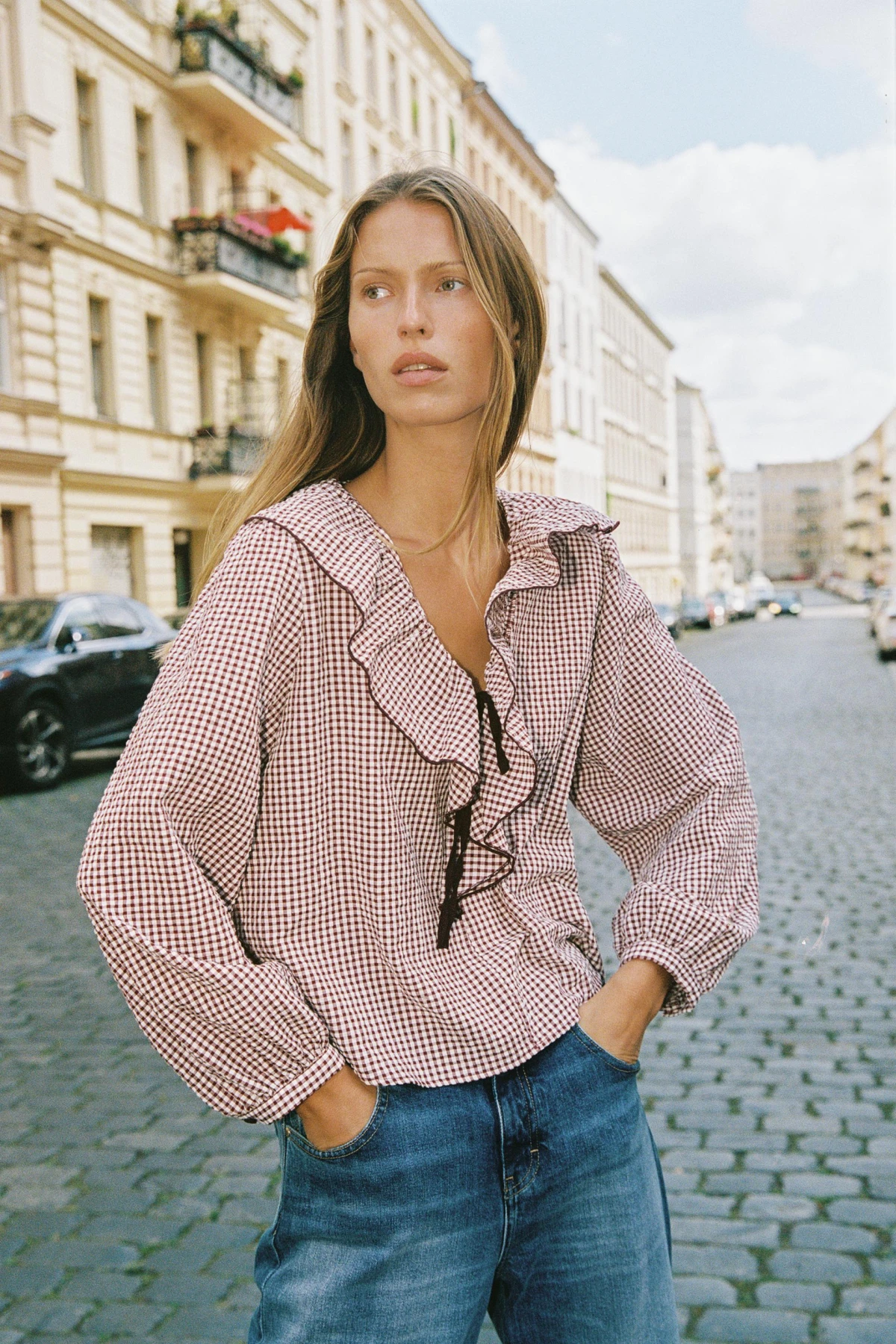 Bluze s kragnama trend su kojem ne možemo odoljeti ovog proljeća