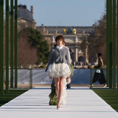 Jonathan Anderson vodi Dior kroz rajske vrtove Pariza