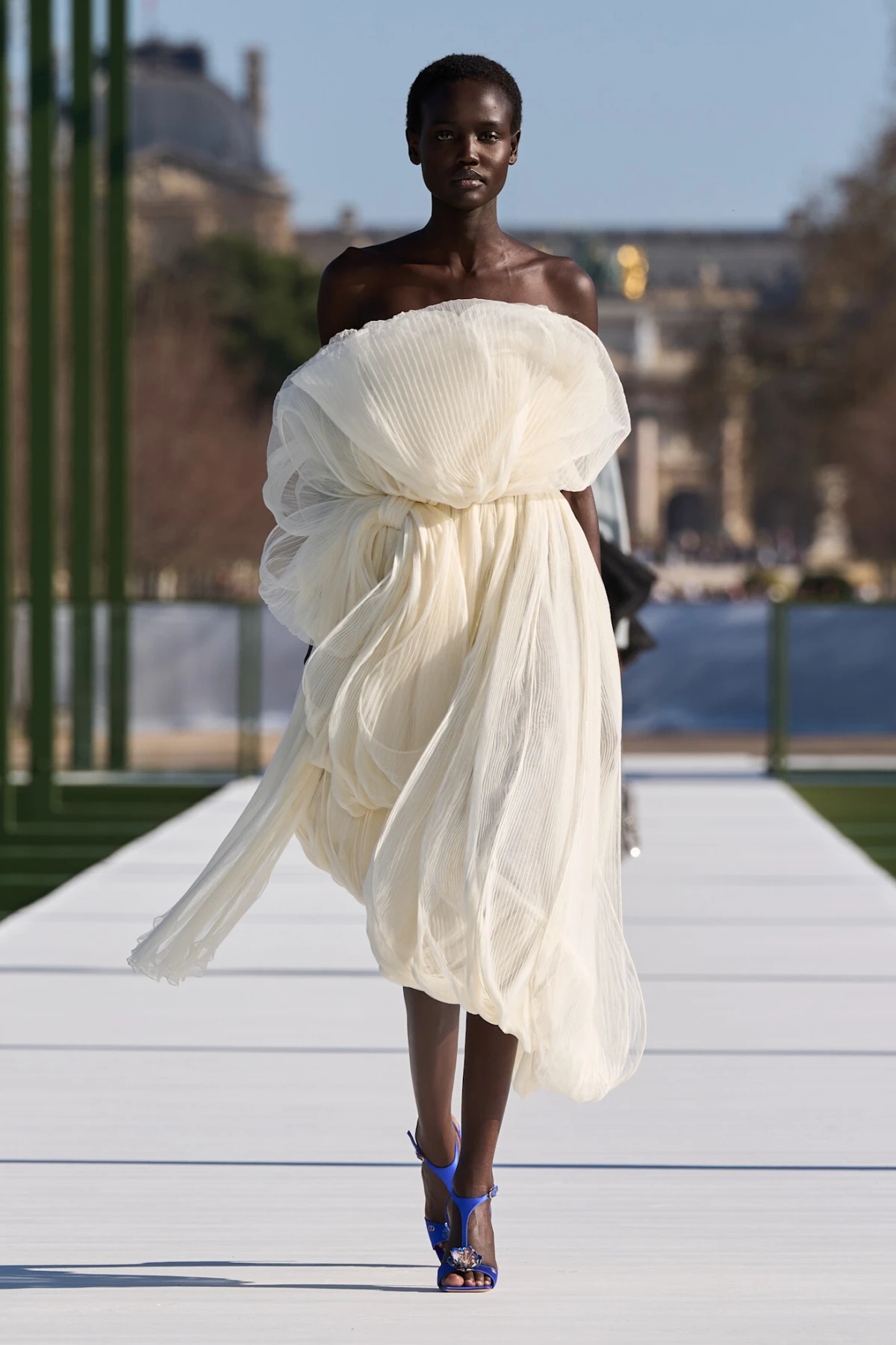 Jonathan Anderson vodi Dior kroz rajske vrtove Pariza