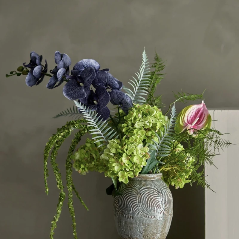 Umjetno realistično cvijeće je hit ove sezone - prona&scaron;li smo najbolje uz koje proljeće traje cijelu godinu