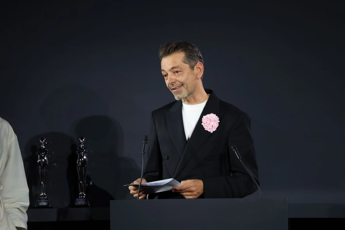 Pieter Mulier prikazao je posljednju Alaia kolekciju prije prelaska u Versace