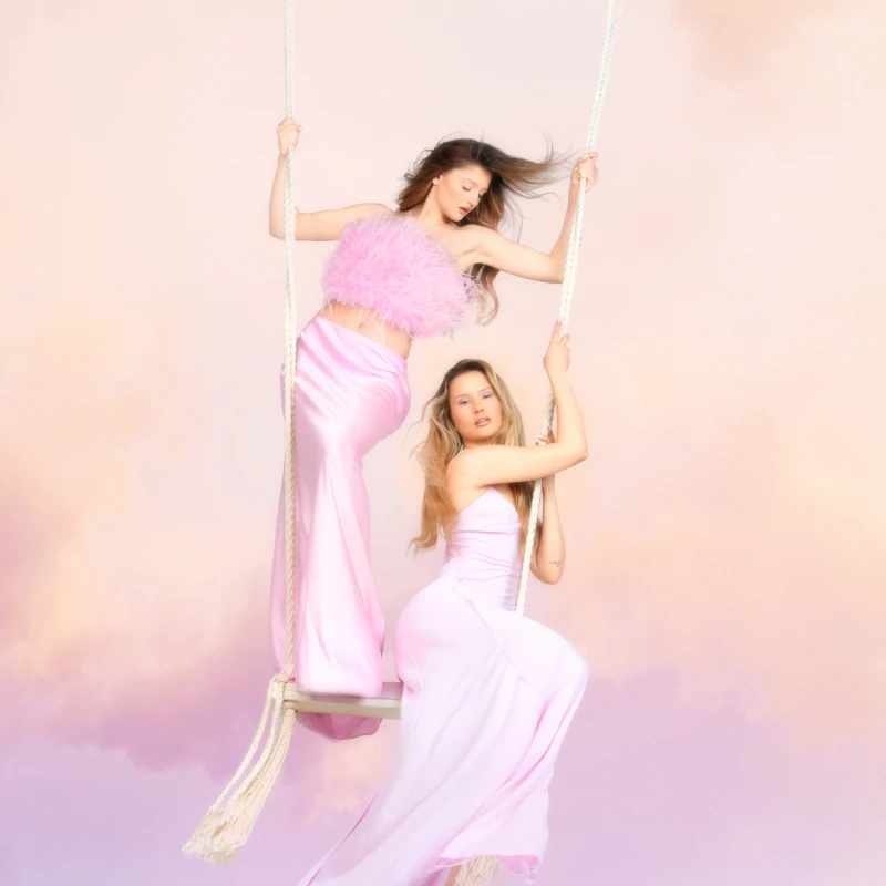 Ovog proljeća na noktima nosimo minimalizam, a ova kolekcija trajnih lakova je najbolji izbor