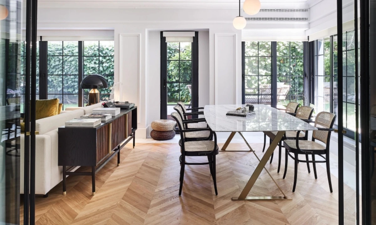 Zbogom sterilnim interijerima: Vraćaju se drvo, ratan i prirodna toplina