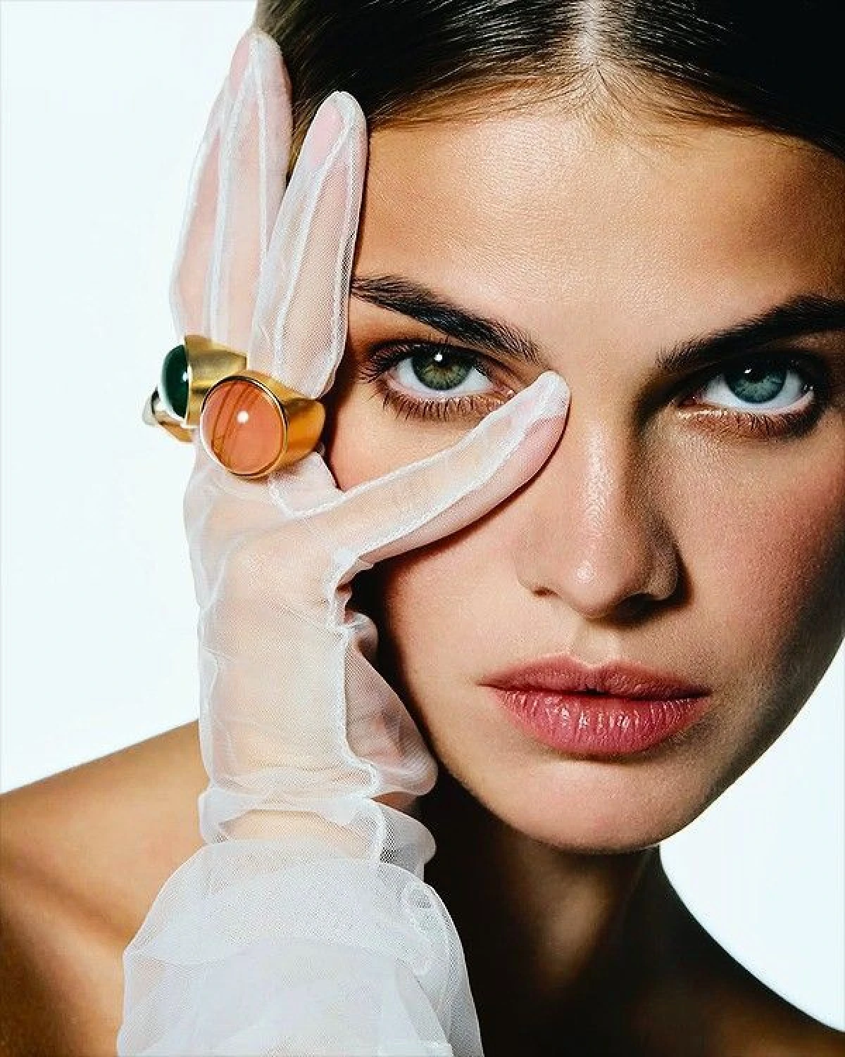 AURA predstavlja novu kolekciju maskara koja spaja efekt i njegu trepavica