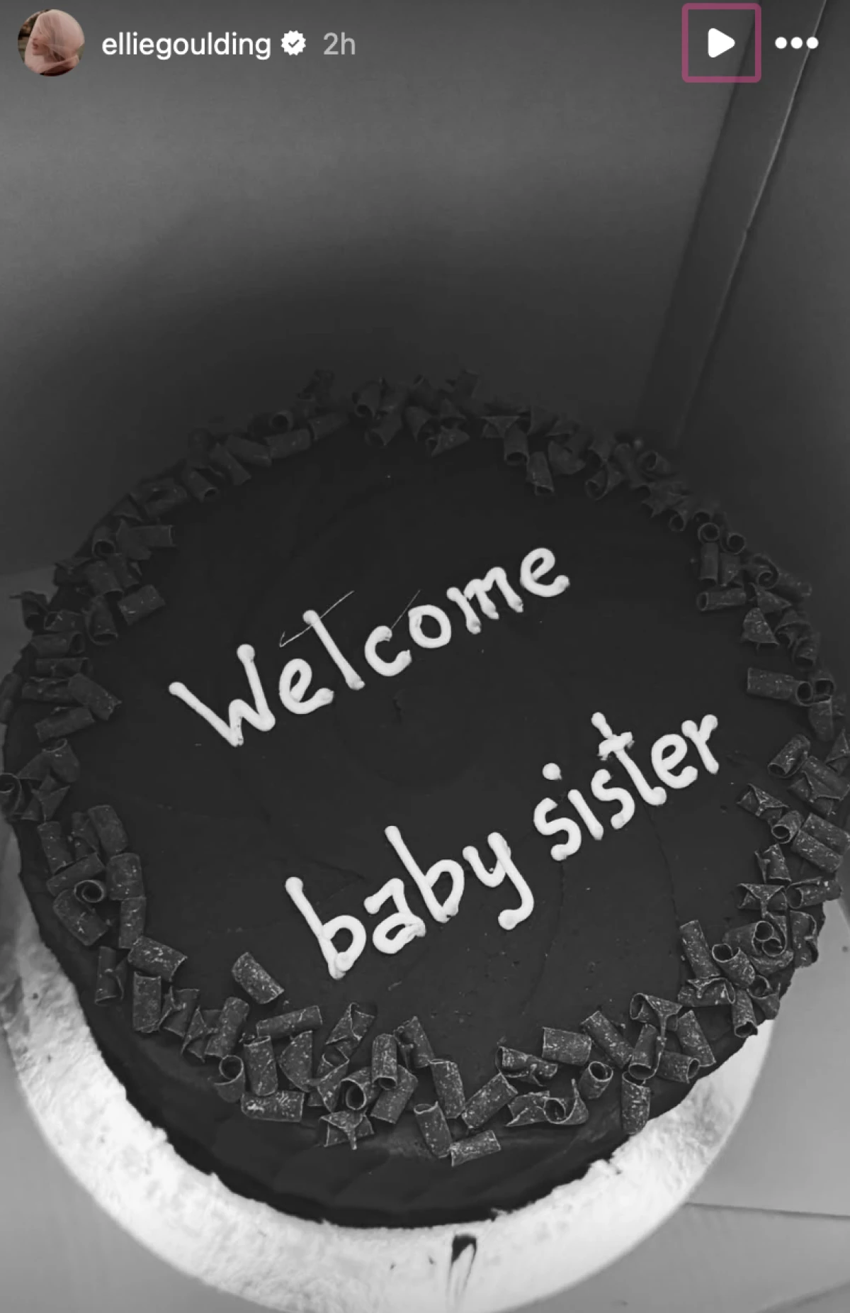 Ellie Goulding rodila je djevojčicu!